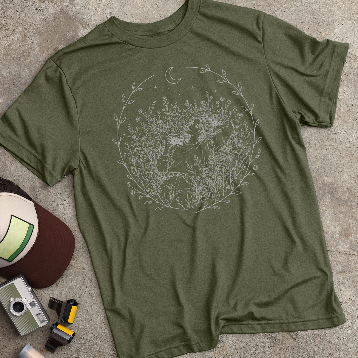 Daydream Girl Flowers & Camera T-Shirt