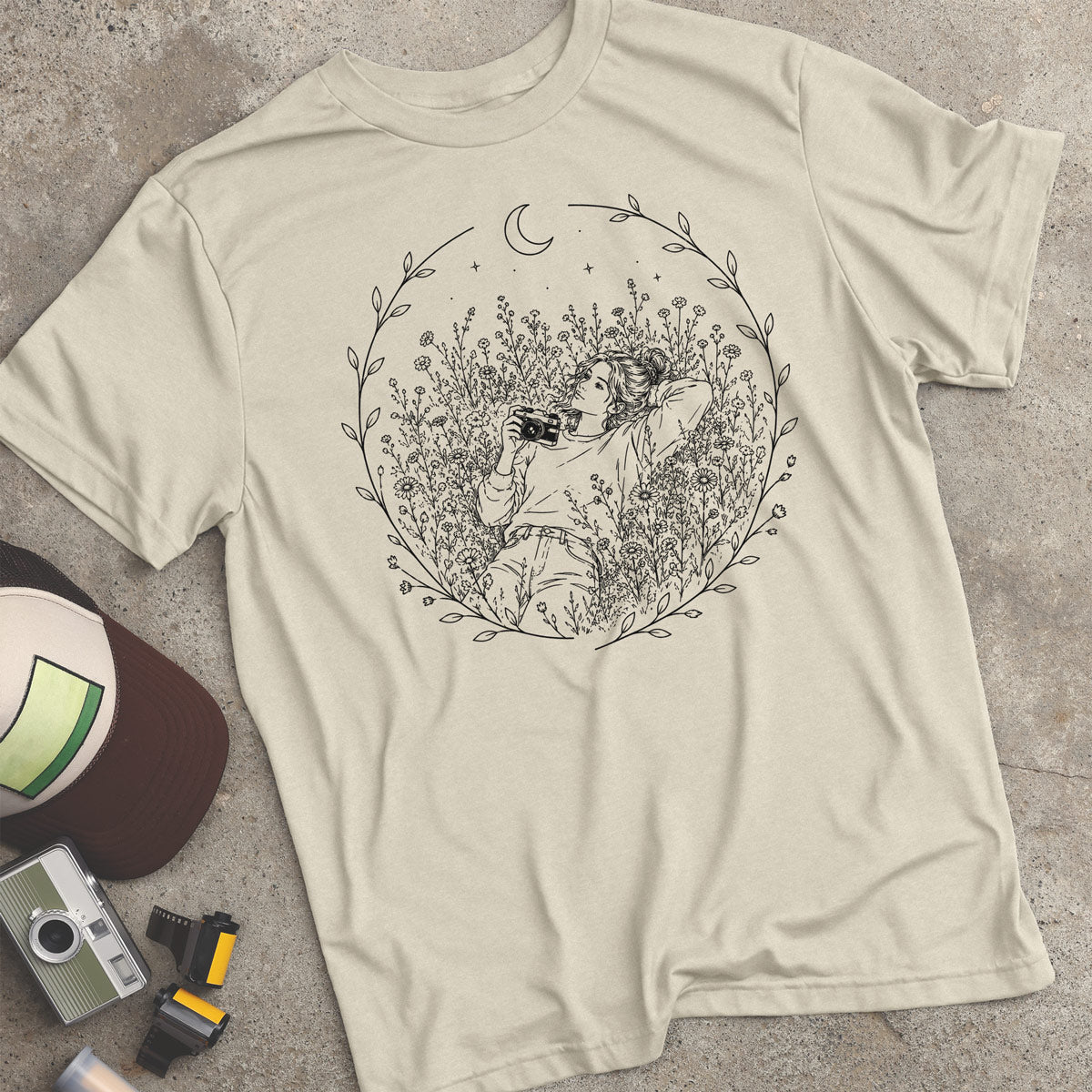Daydream Girl Flowers & Camera T-Shirt